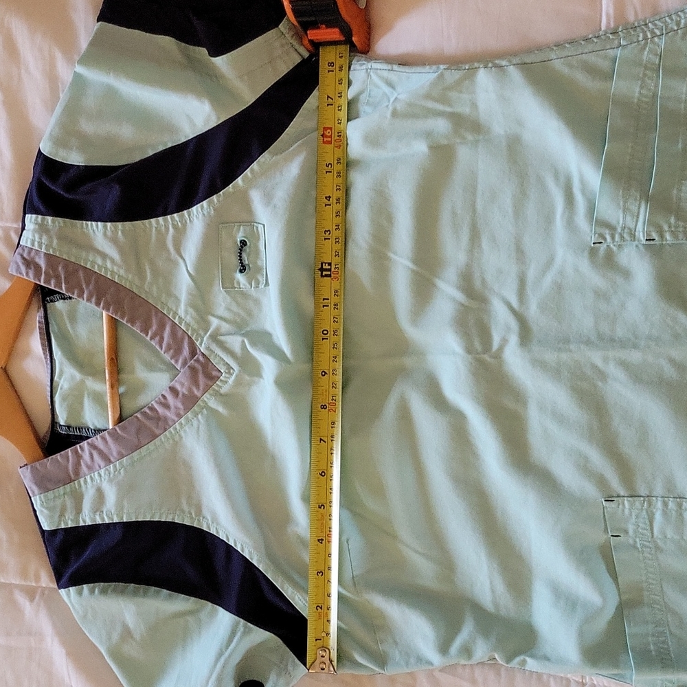 SCRUB TOP UNIFORM - Picture 6 of 9